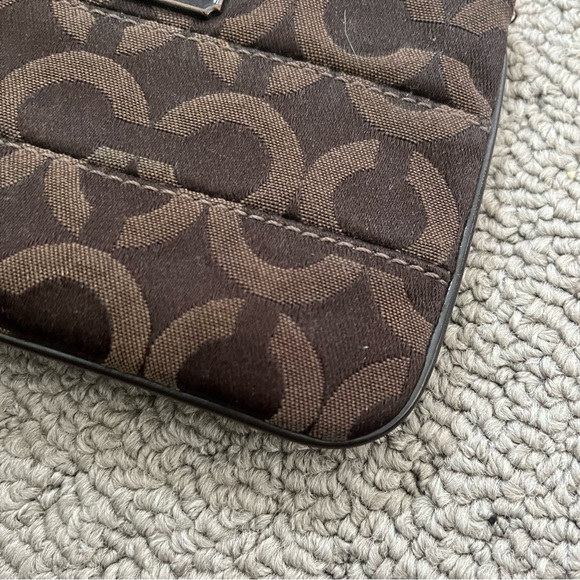 COPY - Coach Wristlet - Picture 5 of 8